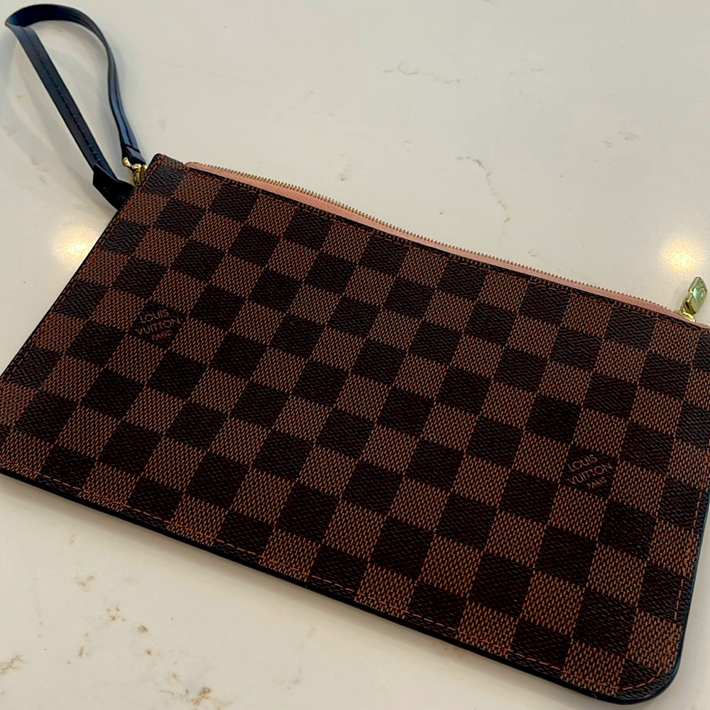 Louis Vuitton Neverfull Damier pouchlette, wristlet